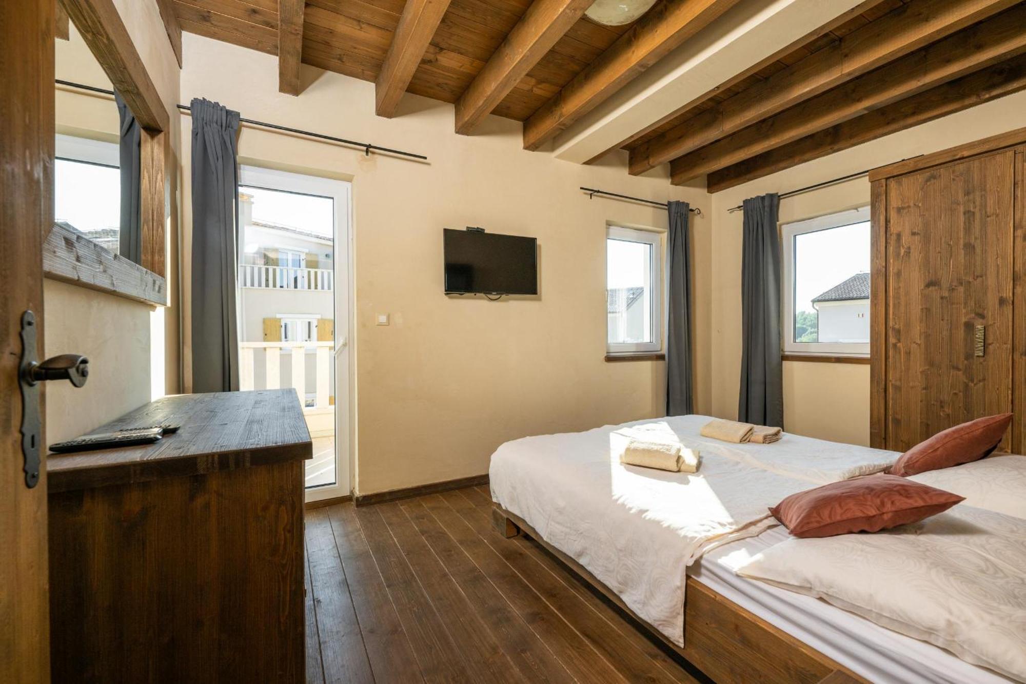 Villa Castagna Near The Sea With Private Pool And Sauna Premantura Dış mekan fotoğraf