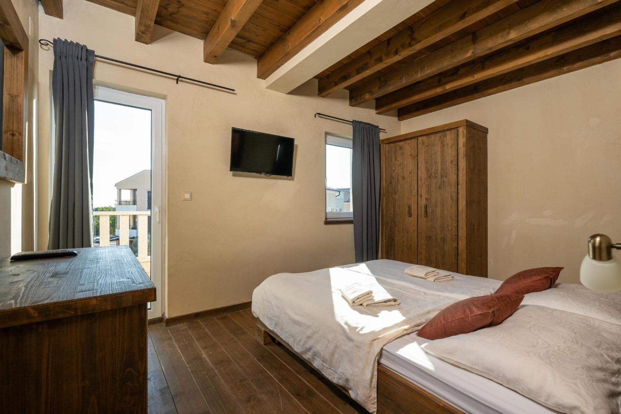 Villa Castagna Near The Sea With Private Pool And Sauna Premantura Dış mekan fotoğraf
