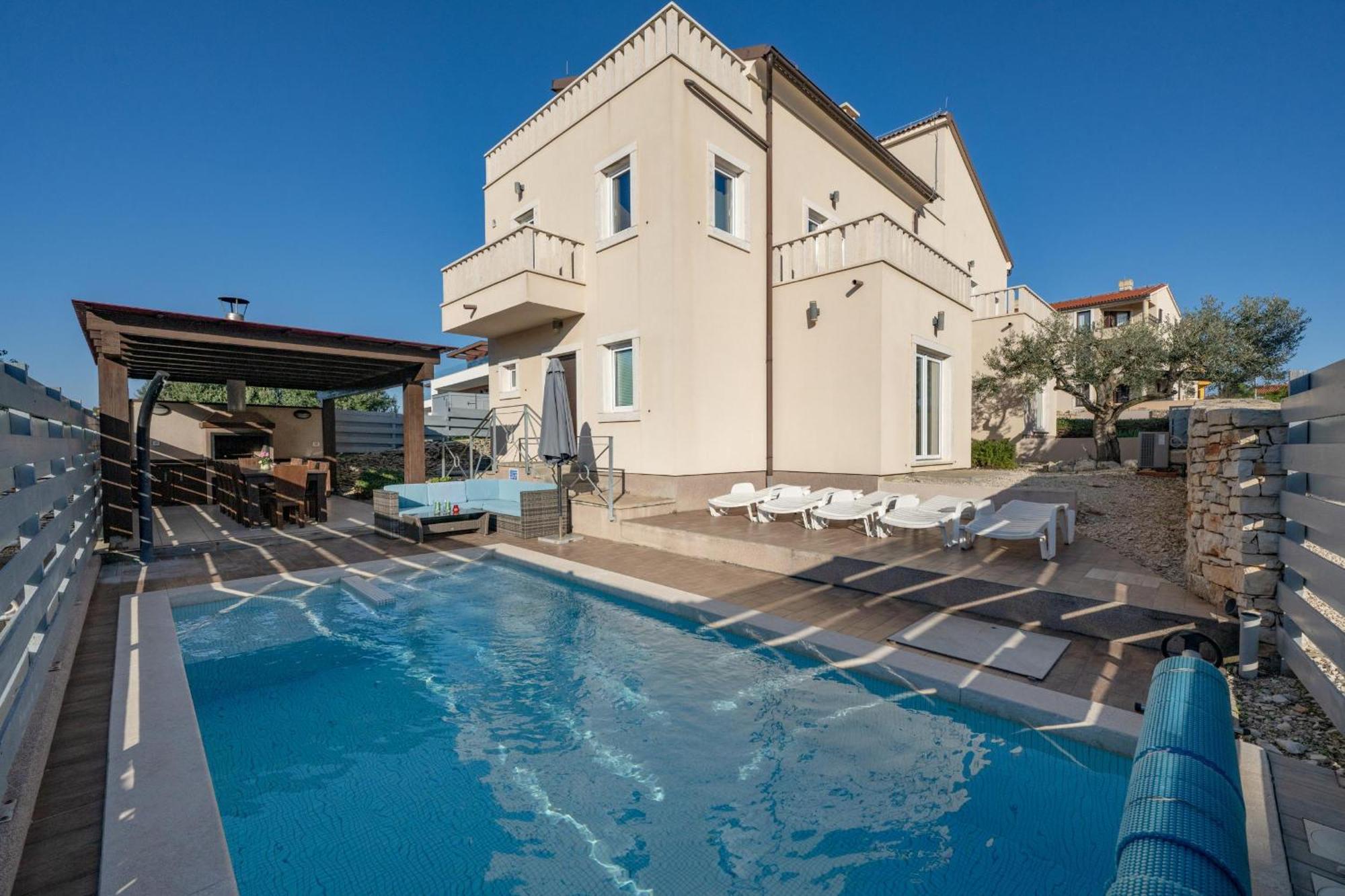 Villa Castagna Near The Sea With Private Pool And Sauna Premantura Dış mekan fotoğraf