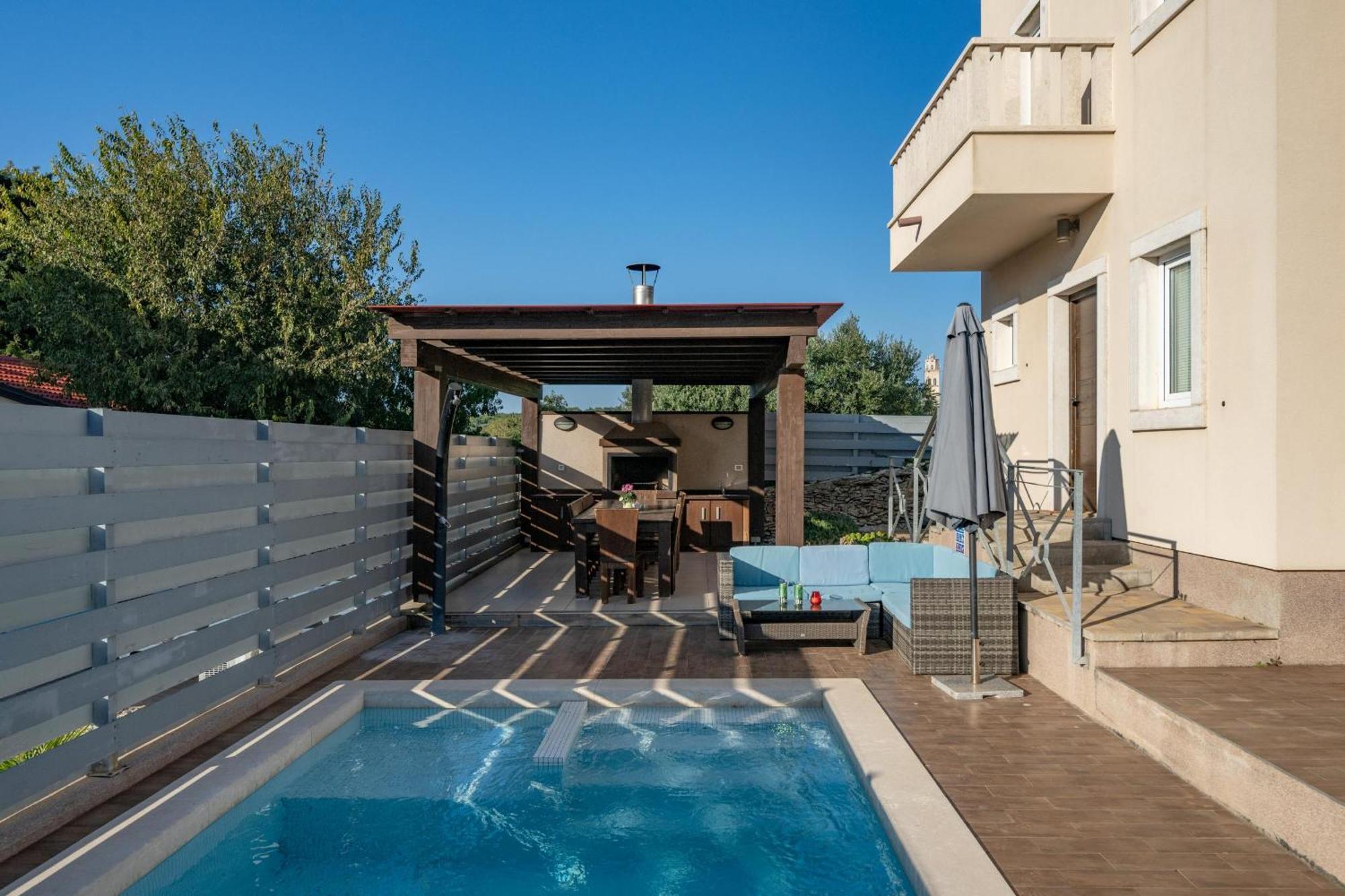 Villa Castagna Near The Sea With Private Pool And Sauna Premantura Dış mekan fotoğraf