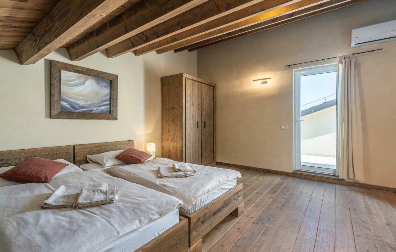 Villa Castagna Near The Sea With Private Pool And Sauna Premantura Dış mekan fotoğraf